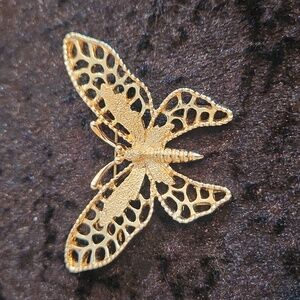 VTG 1990's Sarah Coventry Signed Gold Tone 2.5" X 2" Butterfly Brooch